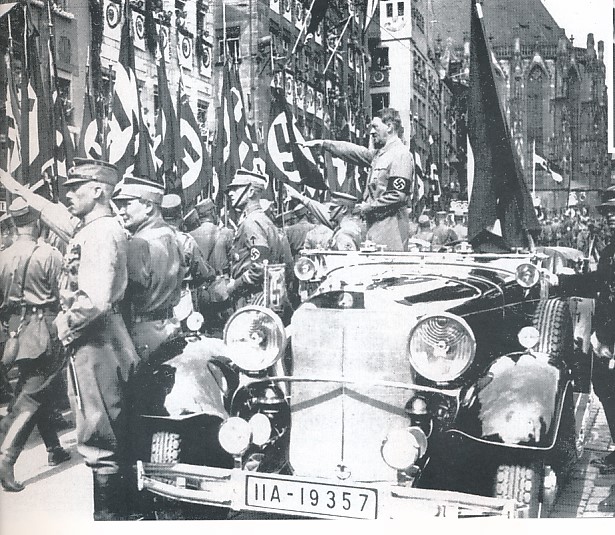 Mercedes-Benz Parade and Staff Cars of the Third Reich. An Illustrated History